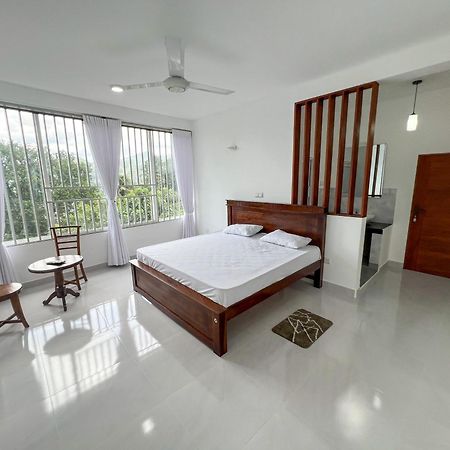Meridian Holiday Resort Ratnapura Buitenkant foto