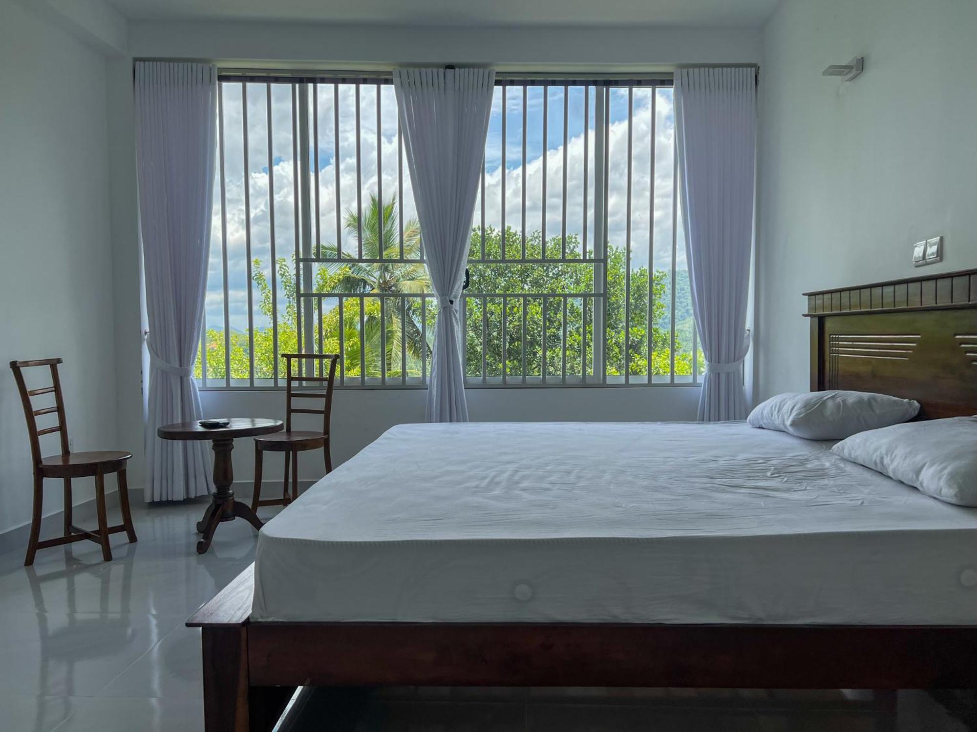 Meridian Holiday Resort Ratnapura Buitenkant foto