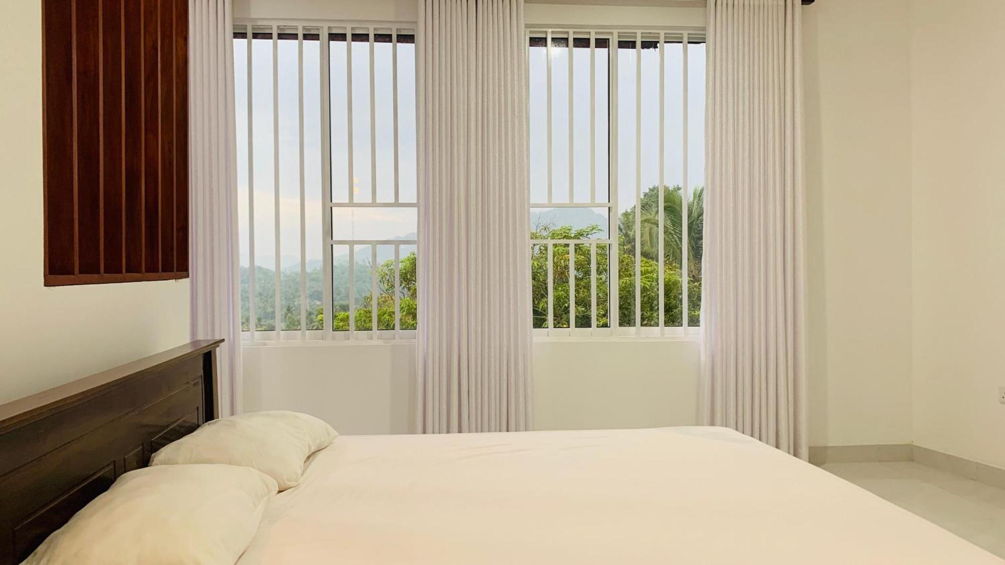 Meridian Holiday Resort Ratnapura Buitenkant foto