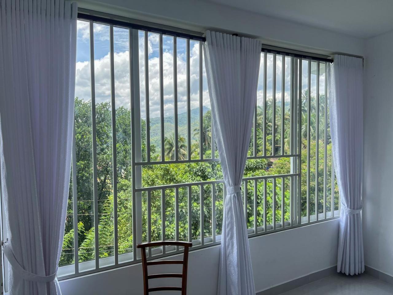 Meridian Holiday Resort Ratnapura Buitenkant foto