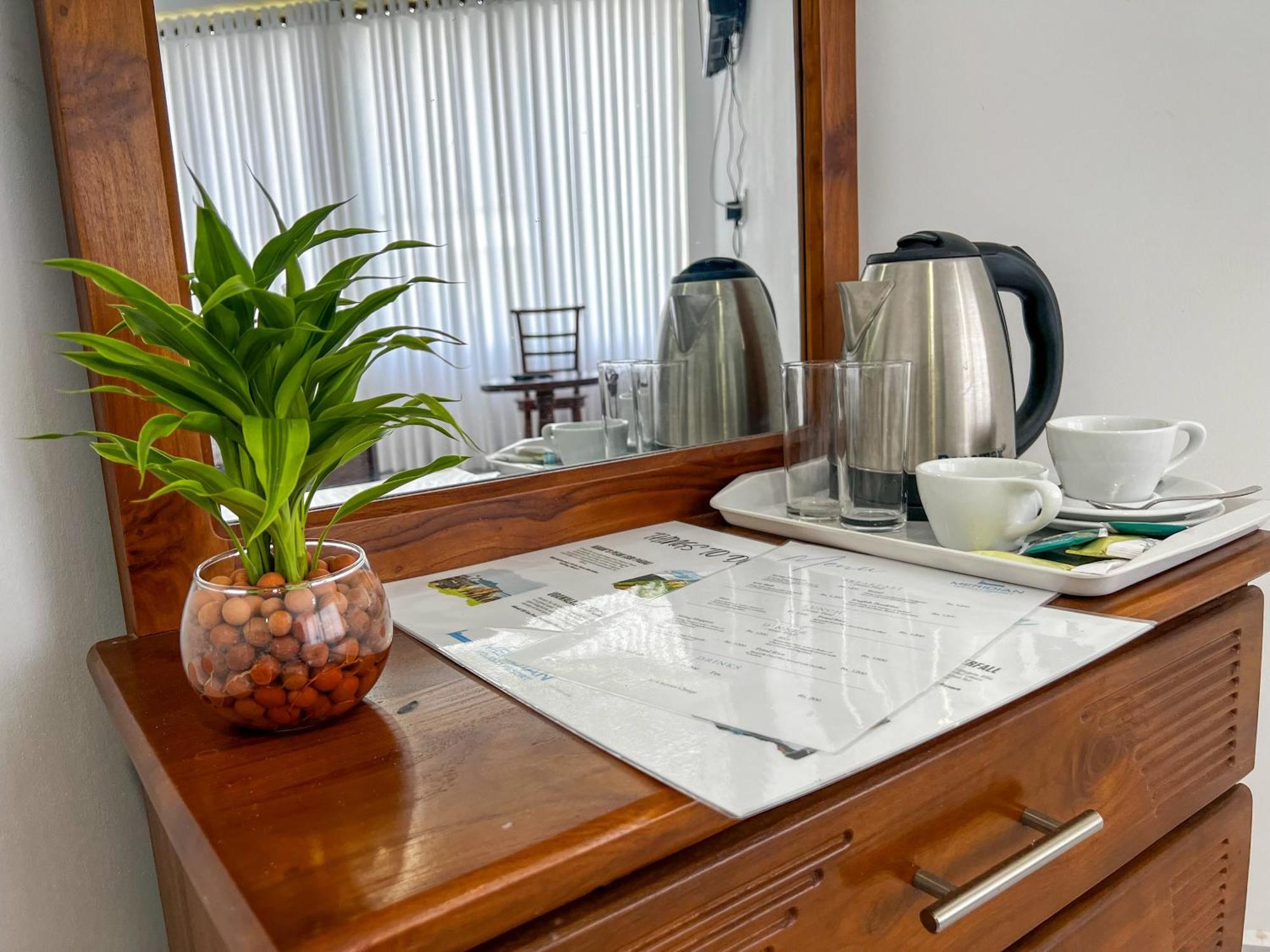 Meridian Holiday Resort Ratnapura Buitenkant foto