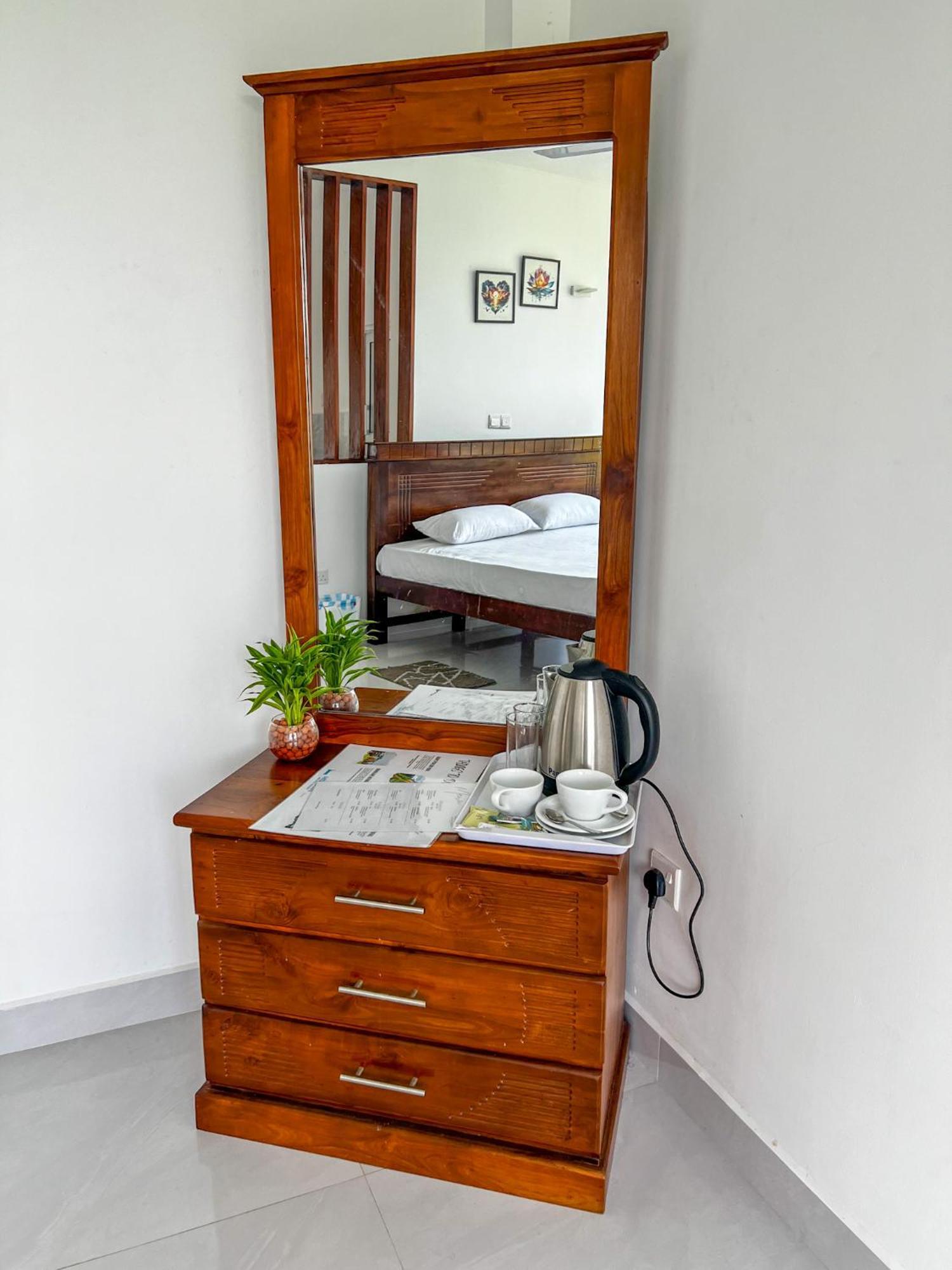 Meridian Holiday Resort Ratnapura Buitenkant foto